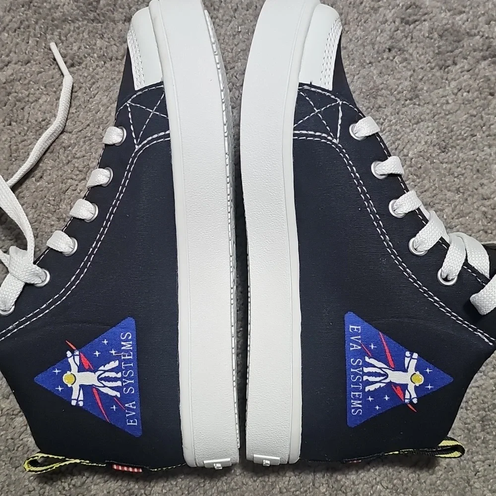 NWOT Skechers NASA High Top Sneakers Youth Size 1